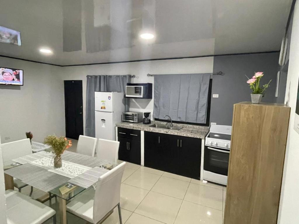 Apartamentos Cielo #1, Airport Juan Santamaria Alajuela Exteriör bild